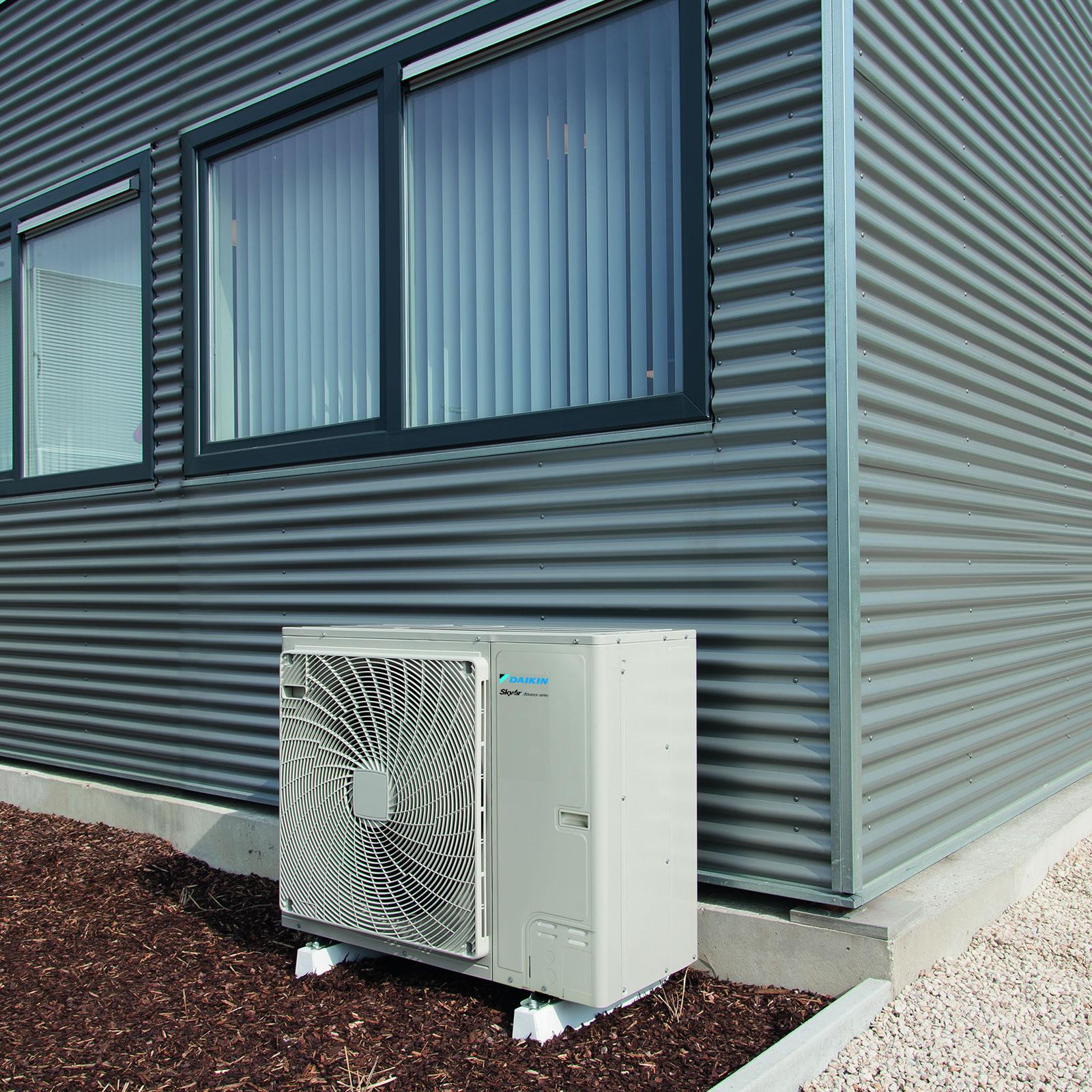 Daıkın 85.000 Btu Sky Advance  Inverter Yüksek Statik Basınçlı Kanallı Tipi R-32 Gazlı Klima BRC1D528